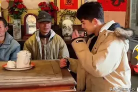 四川女生回老家相亲，原本挺害羞的，一推门见到男方真容瞬间满意图片