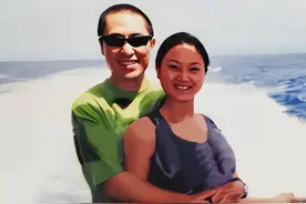 举报张艺谋超生，致其被罚748万的何珺，彻底成为了娱乐圈的弃子图片