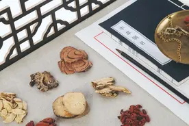 前列腺增生，仅用2味，恢复尿通如泄洪，喝水排出都自由图片