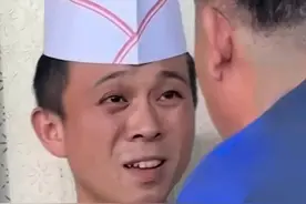 笑不活了！“我想赚钱，你们却想要命”的锅饼小哥又被逼当照片墙图片