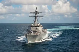 中美日驱逐舰差距对比：美1.45万吨，日本10500吨，中国是多少图片