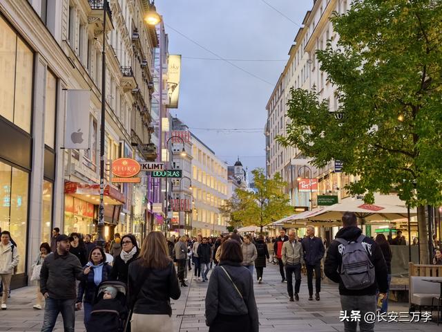 欧洲行第8天：看茜茜公主美泉宫宏伟壮丽 见维也纳内城区热闹非凡