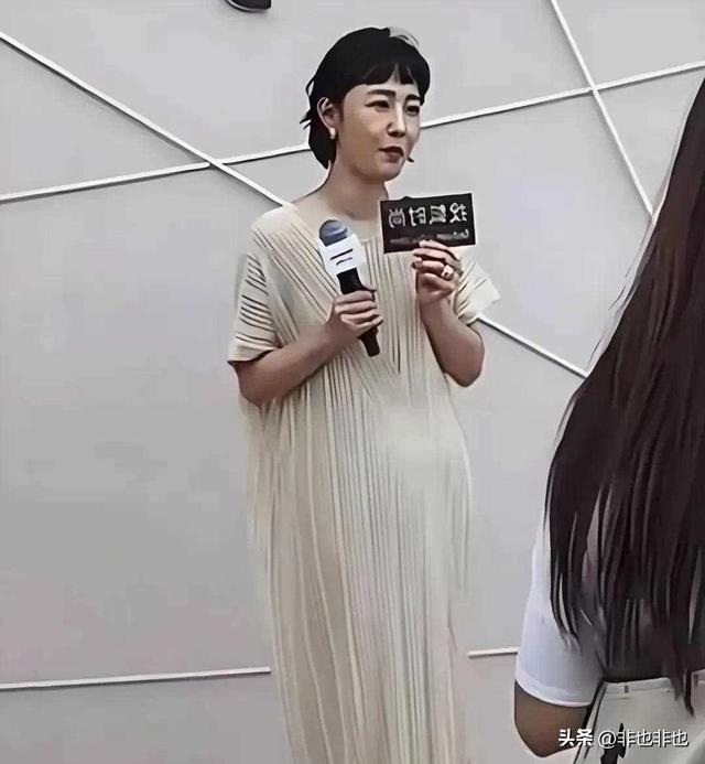 天哪，漂亮的白百何咋变成这样了呢？网友直呼：差点没认出来