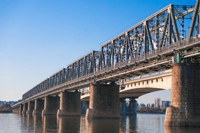 爆火影视剧都在哈铁老建筑取景?快来打卡猜剧名!