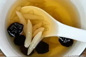 口干舌燥，喝水没啥用，缺的不是水，是津液！常喝这碗汤生津止渴图片