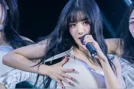 权恩妃现场表演照，太投入了图片