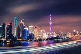 春节不加价赠4间房北外滩绝美江景打卡点！设计感酒店奢享欢聚宴图片