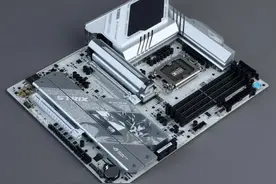 内存可超到DDR5 8800、CPU-Z能破两万分！体验ROG STRIX Z890吹雪主板图片