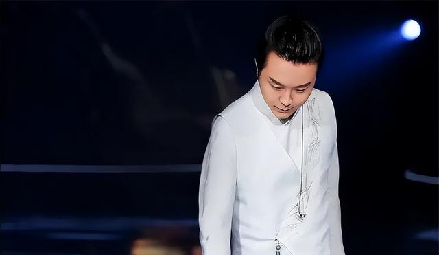 梅兰芳之子梅葆玖：一生无儿无女，至死不原谅半路出道的李玉刚