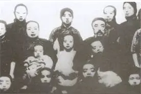 地主家养育了12个子女，其中一位成上将，一位当了国家主席图片