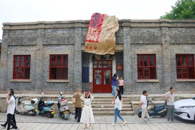 白天晚上“两副面孔”？岳阳这条街，逛100次都不够！