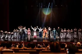 “摘星辰”闪耀琴台：保利演艺携手王者荣耀，共铸青年首部音乐剧盛宴图片