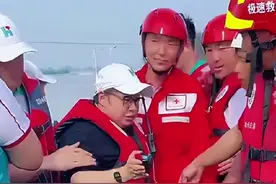 榕江水灾各明星捐款，韩红200万，陈光标2000万，聂远发声被逼捐图片