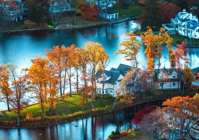 静谧山湖，最美秋色