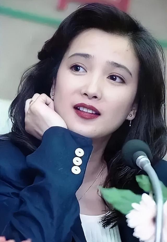 告别仪式当天，何晴生前担心的事还是发生，许亚军的话有人信了