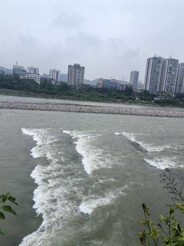 在雅安这座城市里，感受慢生活