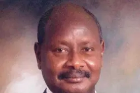 毛主席铁粉穆塞韦尼，借《毛选》夺政权《邓选》搞建设，全抄对了图片