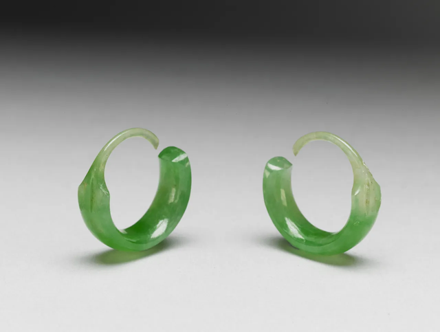 糟糕，是心动的感觉！又被故宫里的翡翠耳环种草了！