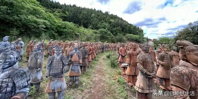 四川“山寨兵马俑”，花了31亿热闹了三年，为啥突然就凉了？