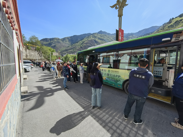 护航暑期旅游！四川九寨沟交通织密安全保障网