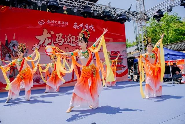五一首日，凤城河风景区沉浸式体验拉满，解锁假日新精彩