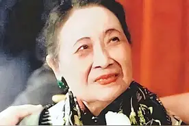 宋美龄晚年目睹自己的墓园，忽而心生悔恨，悲伤说出一番戳心的话图片