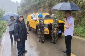 通山：全员上阵，筑起防汛战斗堡垒图片