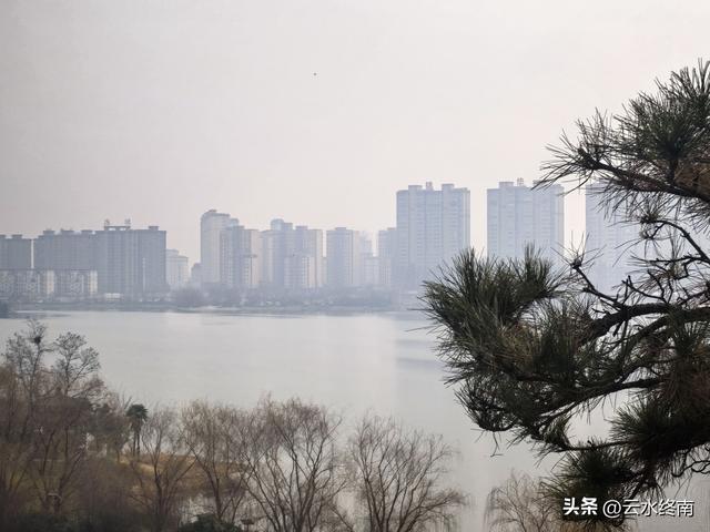 宝鸡这个县要是升成市，就改名猕猴桃市，简称“猕市”，看行不行