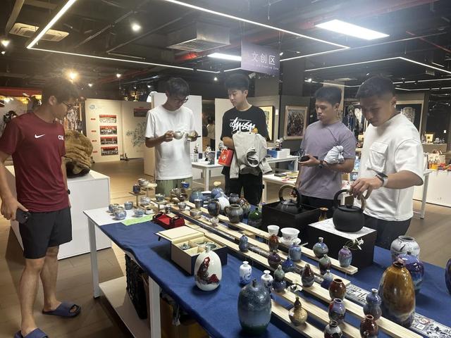 “城超”参赛队伍走进南明区 沉浸式感受历史底蕴与烟火气息
