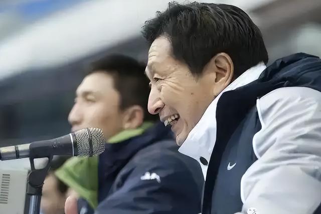 86岁宋世雄现状：定居北京老到认不出，托举儿女成才后却都在国外