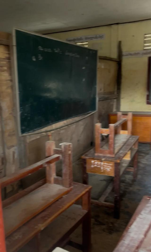 老挝的厕所天下无敌，老挝的菜市场好哇塞，老挝的学校触目惊心