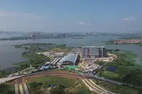 武汉城建·中法半岛水世界主体结构全部完工图片