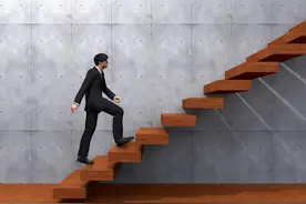 爬20层楼等于跑步多久？爬楼对健康有哪些好处与坏处？图片