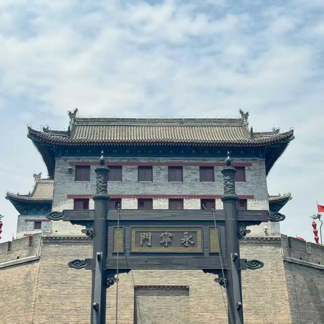 西安城墙碑林 2025 新玩法!3 个避坑技巧 + 7 大必拍,朋友圈传疯了!
