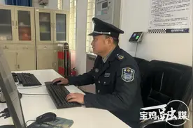 宝鸡高新中学有一位求知若渴的“建哥”图片