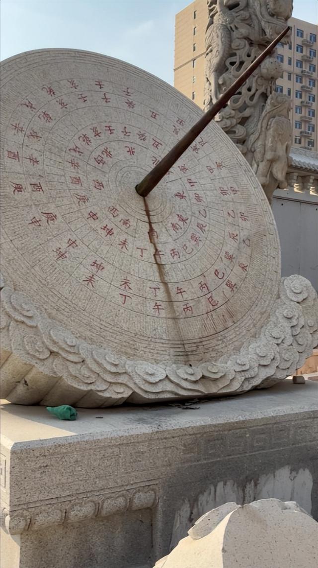 ​​细思极恐！美国猛攻中国“时间心脏”，导弹打不准、手机钱会丢！