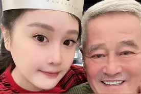 赵本山长子赵铁蛋8岁去世 , 上亿家产早够花 , 女儿却还要做网红捞金图片