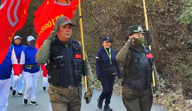 “2025辽宁省重阳登高健身大会”在庄河步云山乡举行