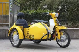 嘉陵CoCo复古边三轮，沙发座配LED灯，15180起，让喜欢不分年龄段图片