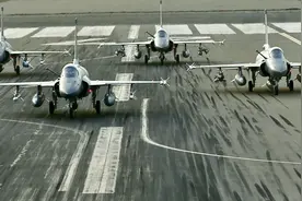 枭龙投弹，歼-10C掩护，火箭炮来补刀，巴铁对中国武器体系特满意图片