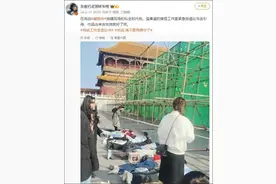 肖战凌晨机场怒斥：“听得懂话吗你们？往前走，在干嘛？有没有秩序？”图片