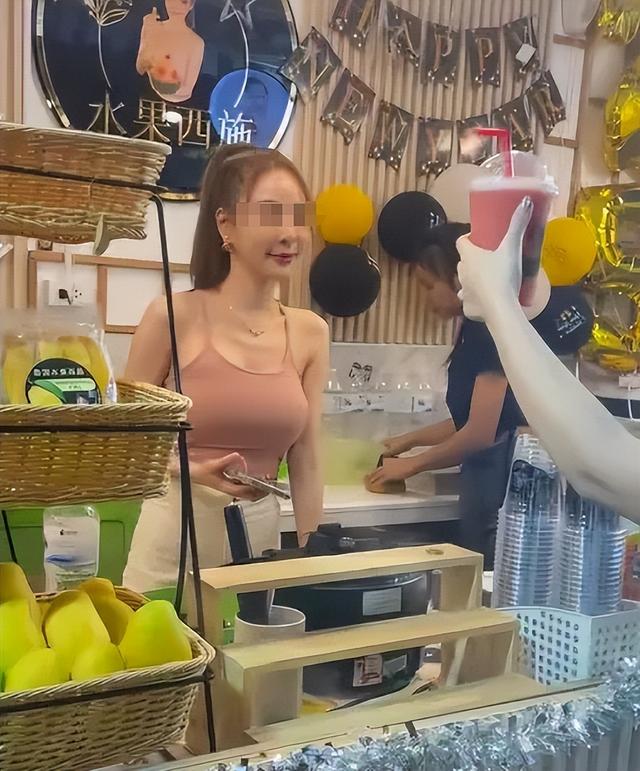 泰国大量水果腐烂，因为摊上的一句中文，中国游客：自己留着吧