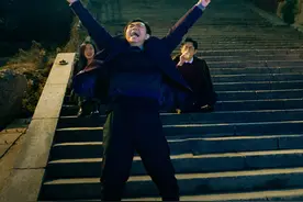 今年最棒的喜剧，道尽职场的压抑图片