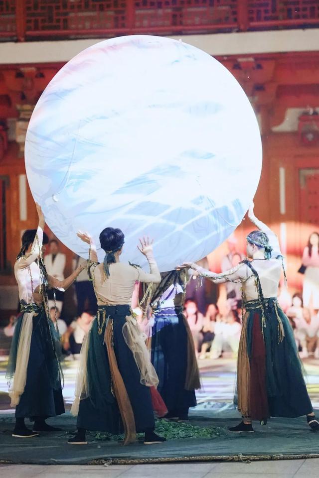 开学季“神兽归笼”，家长们是时候给自己放个假了！