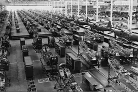 二战美国被称之为民主兵工厂，生产的武器装备足够武装3000万人。图片