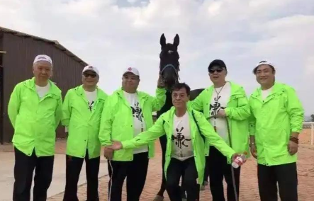 不查不知道一查吓一跳，坐拥北京60亩马场的于谦，私下到底有多壕