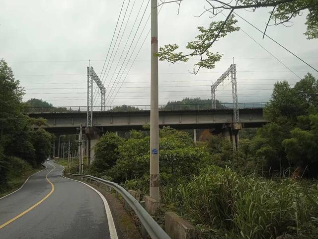 端阳喜伴小溪河，独有诗心迷远足——徒步小溪河散记（三）