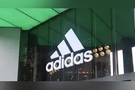 越南急了，算盘落空了！阿迪达斯突然反水，把75%产能留在中国图片