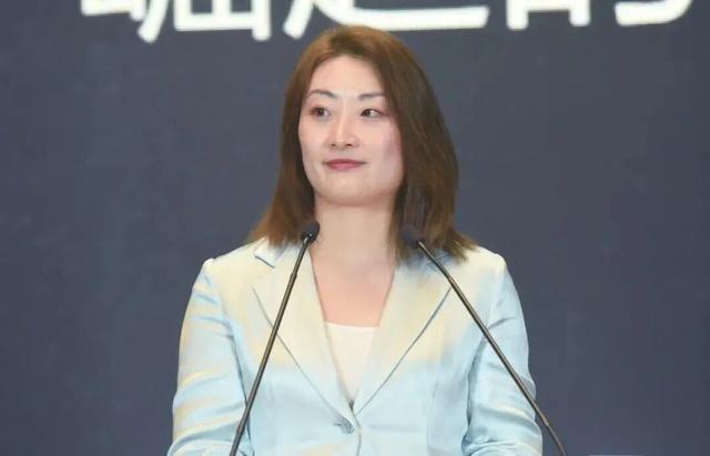 宗馥莉辞职后，“娃小宗	”官方账号出现了；娃哈哈集团任命许思敏为总经理	，董事长职务空缺