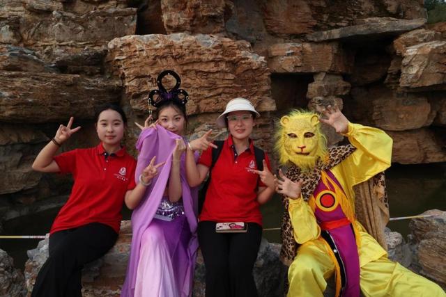 乡宁戎子酒庄夜游嘉年华璀璨启幕 西游IP赋能文旅融合新标杆